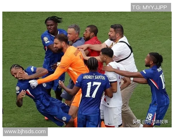 厄运与荣耀交织的足球明星们名字中的厄字背后的故事与传奇